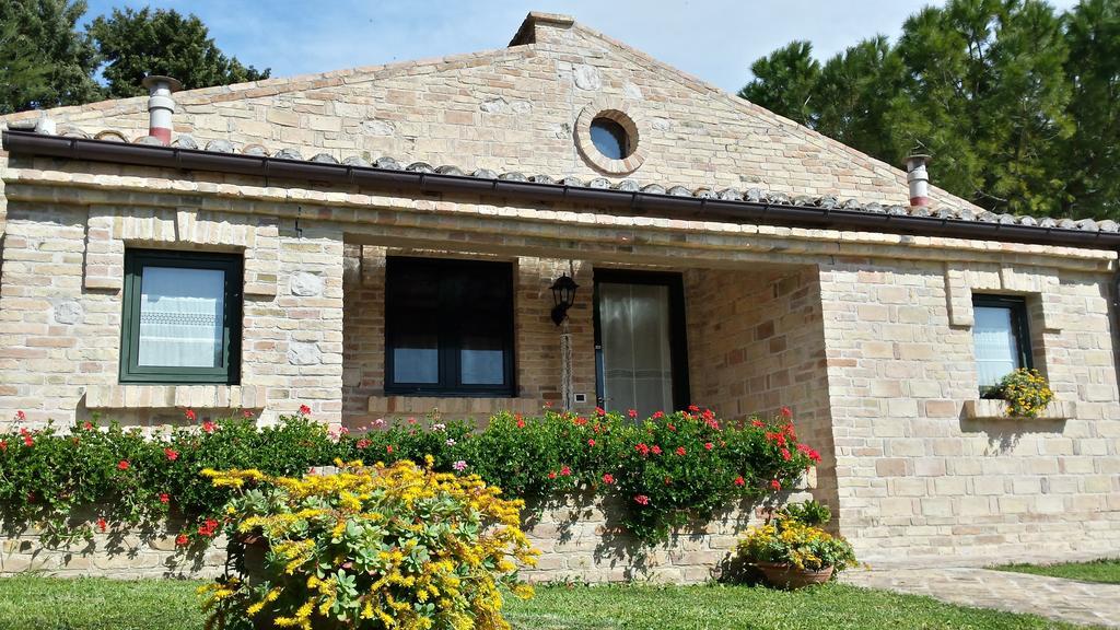 Villa Vittoria Citta Sant'Angelo Exterior photo